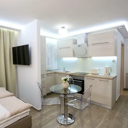 Laura Lifestyle And White Tower * Thessaloniki