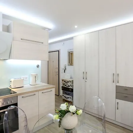 Laura Lifestyle And White Tower Selanik
