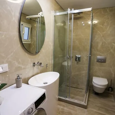 Apartment Laura Lifestyle And White Tower