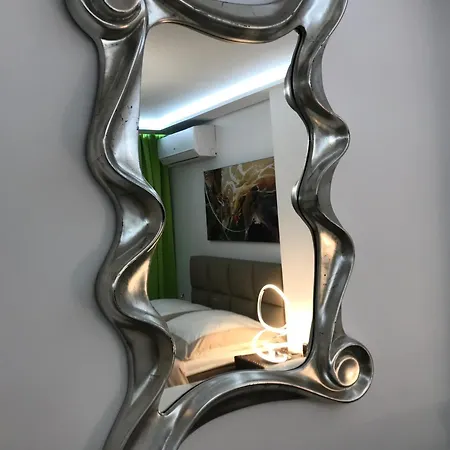 Laura Lifestyle And White Tower