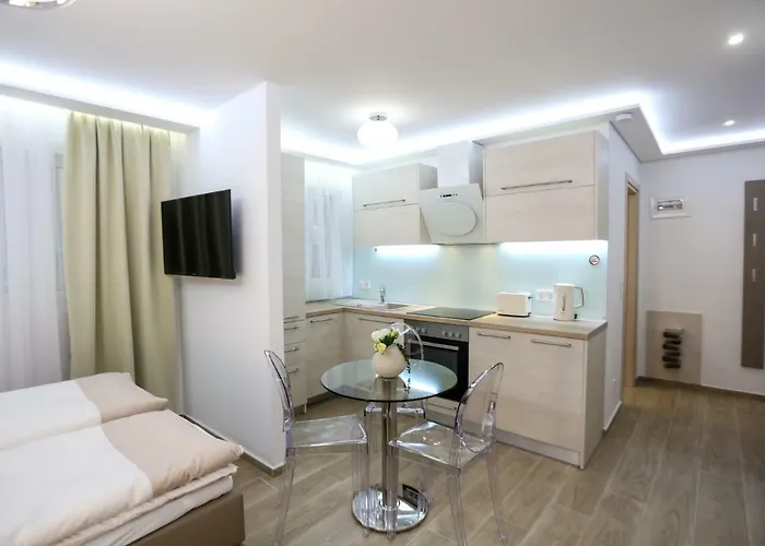 Laura Lifestyle And White Tower * Thessaloniki